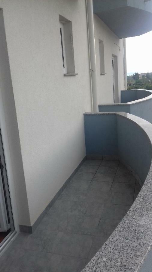 Apartmani Niko 1 Radovin Kültér fotó