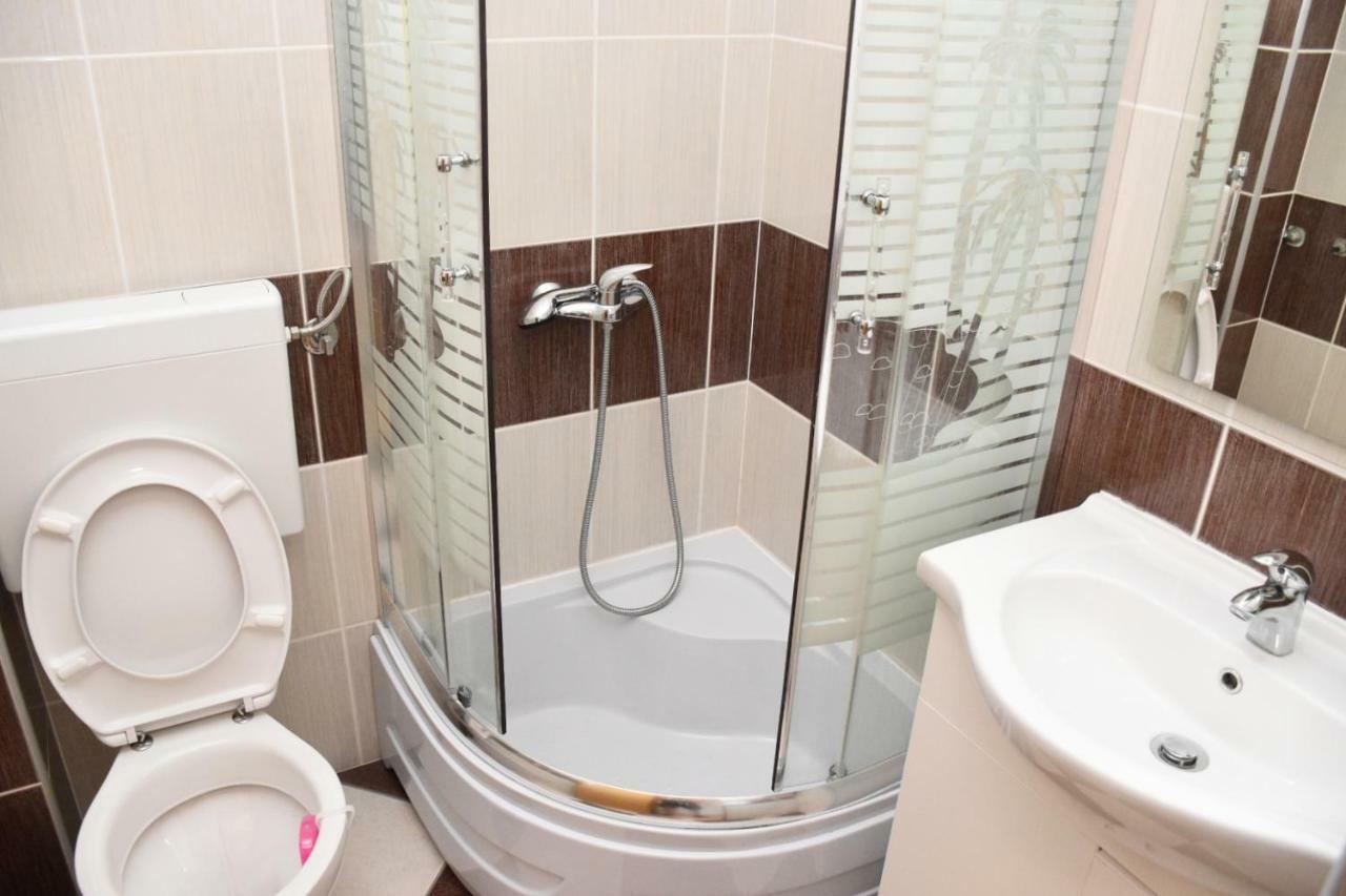 Apartmani Niko 1 Radovin Kültér fotó